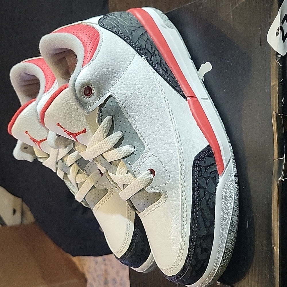 Jordan 3 Retro Rare "Fire Red" (2013) (PS) Boys 3Y Girls 4.5 Brand New W/Box - Picture 2 of 11